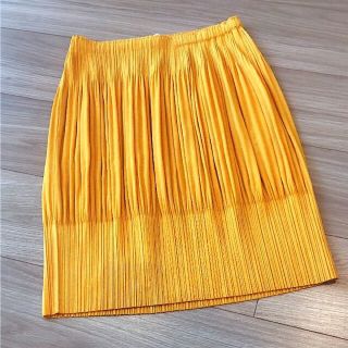 プリーツプリーズイッセイミヤケ(PLEATS PLEASE ISSEY MIYAKE)の【美品】PLEATS PLEASE イエロー スカート(ひざ丈スカート)