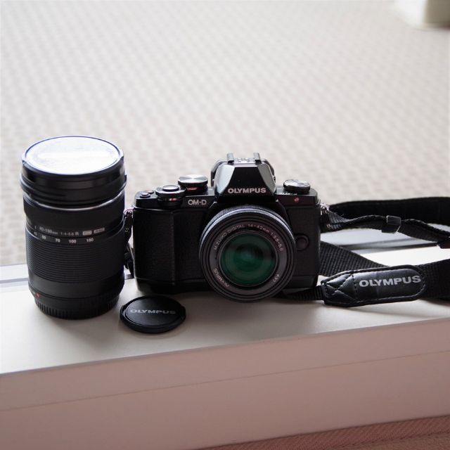 買い正規店 OLYMPUS OM-D E-M10 EZダブルズームキット スマホ/家電