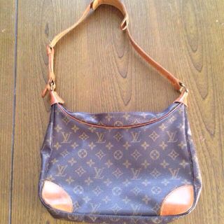 ルイヴィトン(LOUIS VUITTON)のヴィトンバック正規品(ショルダーバッグ)