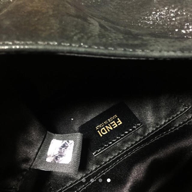 FENDI(フェンディ)の正規品  フェンディ べっ甲チェーン ミニマンマ  美品 レディースのバッグ(ショルダーバッグ)の商品写真