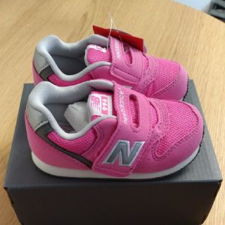 ニューバランス(New Balance)の専用　箱なし　ニューバランス ベビー スニーカー
15.5cm マゼンタピンク
(スニーカー)