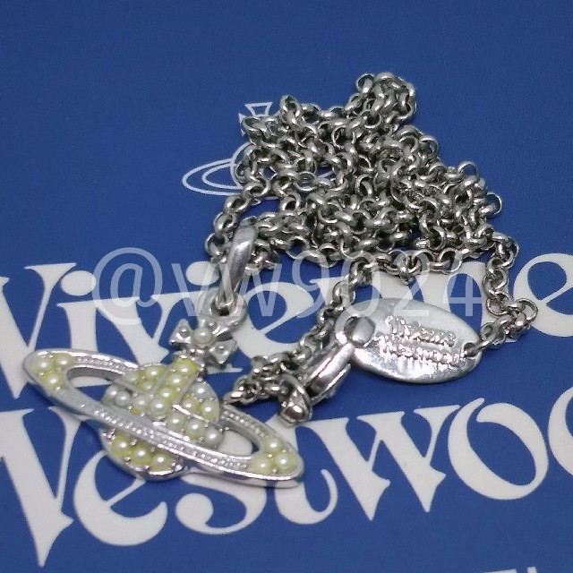 Vivienne Westwood(ヴィヴィアンウエストウッド)のミニバスレリーフオーブネックレス　パール　2018② レディースのアクセサリー(ネックレス)の商品写真