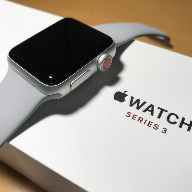 Apple Watch(アップルウォッチ)の極美品 Apple Watch series3 38mm セルラー  スマホ/家電/カメラのスマホアクセサリー(その他)の商品写真