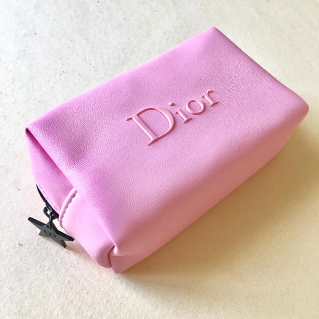 Dior(ディオール)の【Saa様専用】Dior 限定ノベルティポーチ レディースのファッション小物(ポーチ)の商品写真
