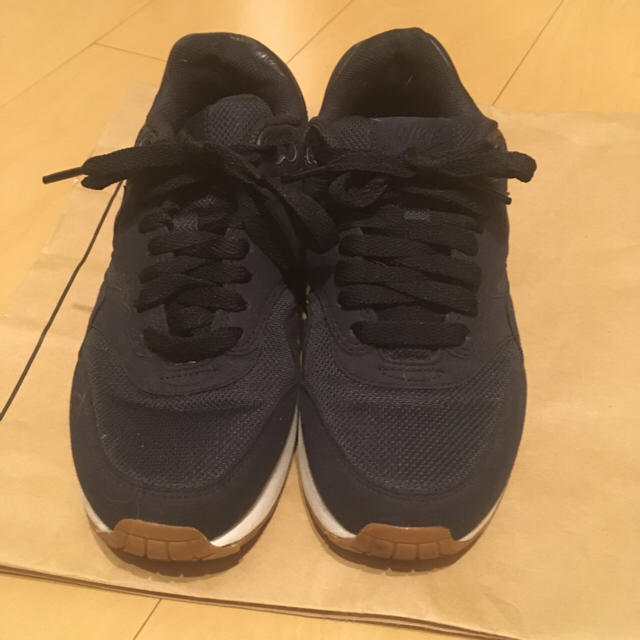 A.P.C(アーペーセー)の希少 23センチ a.p.c nike AIR MAXIM 1 APC SP  レディースの靴/シューズ(スニーカー)の商品写真