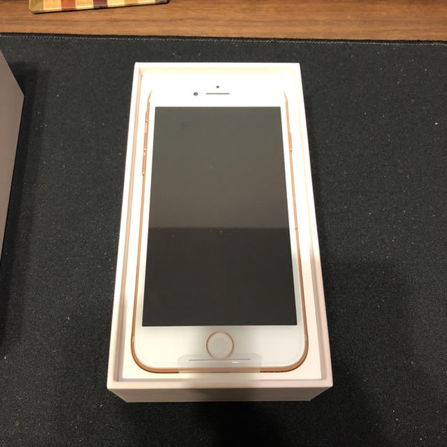 スマートフォン本体 Apple - iPhone8 au 64G