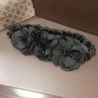 お花ヘアーバンド♡ブラック(ヘアバンド)