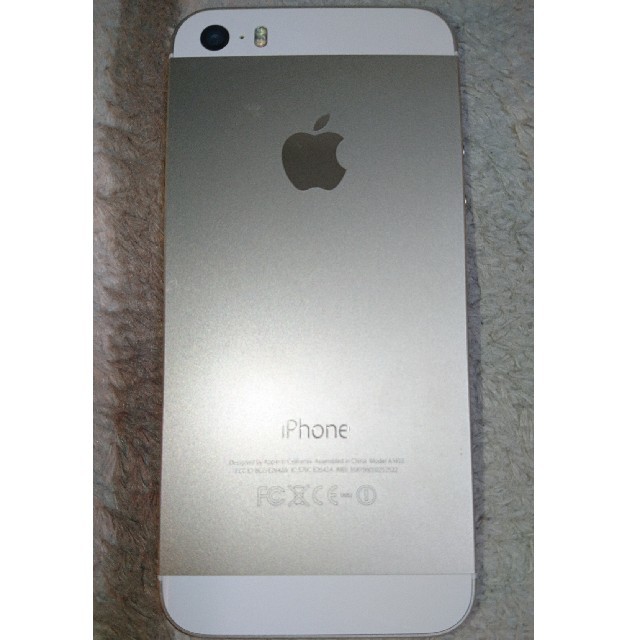 iPhone(アイフォーン)の値下げ！iPhone5 16G　docomo　ケース２つ　ガラスフィルム2枚付き スマホ/家電/カメラのスマートフォン/携帯電話(スマートフォン本体)の商品写真