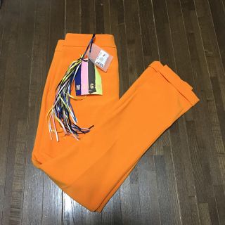 エムエスジイエム(MSGM)のホミナム様専用 MSGM センタープレスパンツ ローラ着用(カジュアルパンツ)