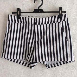 フォーエバートゥエンティーワン(FOREVER 21)のForever21 ストライプショーパン(ショートパンツ)