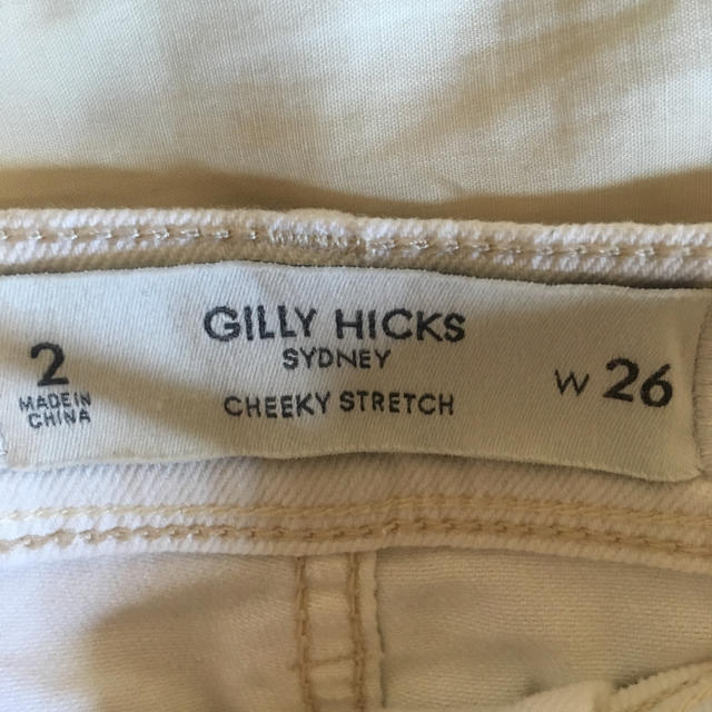 Gilly Hicks(ギリーヒックス)のショートパンツ 白 レディースのパンツ(ショートパンツ)の商品写真