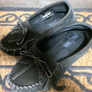 ミネトンカ(Minnetonka)のミネトンカ フラットシューズ(ローファー/革靴)
