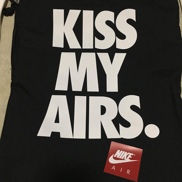 NIKE(ナイキ)のNIKE ” KISS MY AIRS ” GYMSACK ジムサック 黒  レディースのバッグ(リュック/バックパック)の商品写真