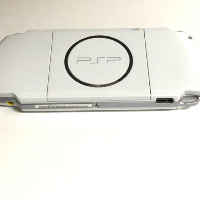 PlayStation Portable(プレイステーションポータブル)の❗️【PSP-3000PW】❗️ エンタメ/ホビーのゲームソフト/ゲーム機本体(携帯用ゲーム機本体)の商品写真