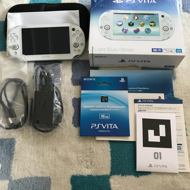 PSVITA ライトブルー/ホワイトゲームソフト/ゲーム機本体