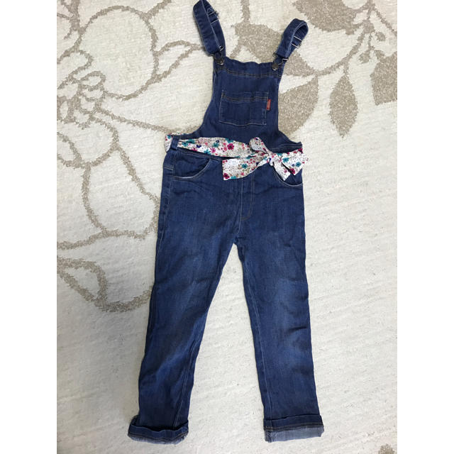 リボンベルト付きデニムサロペット サイズ130 キッズ/ベビー/マタニティのキッズ服女の子用(90cm~)(パンツ/スパッツ)の商品写真