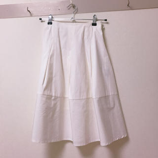 ジルバイジルスチュアート(JILL by JILLSTUART)の白 スカート JILL STUART(ひざ丈スカート)