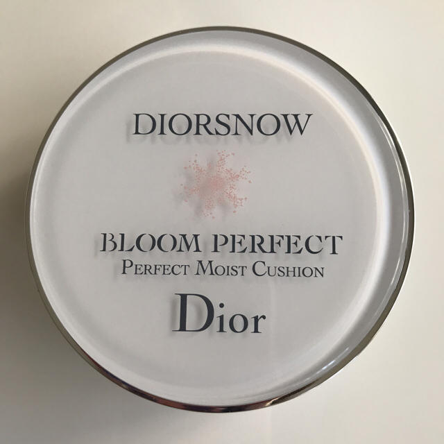 Dior(ディオール)のＤior スノーブルームパーフェクトクッションファンデーションケース コスメ/美容のベースメイク/化粧品(ファンデーション)の商品写真