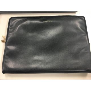 チャールズアンドキース(Charles and Keith)の【未使用・美品】チャールズ&キース クラッチバッグ ブラック(クラッチバッグ)