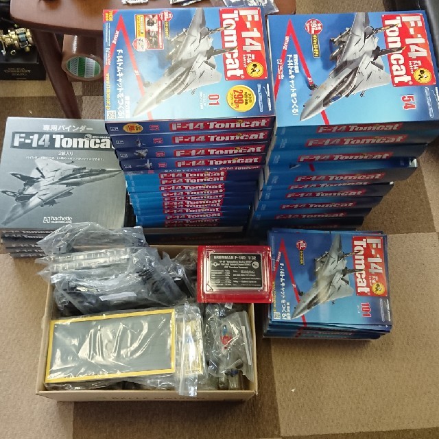 最新デザインの アシェット F-14 トムキャット 未組立 模型/プラモデル
