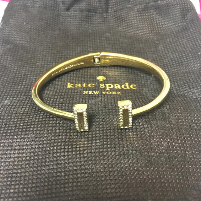 kate spade new york(ケイトスペードニューヨーク)のブレスレッド  バングル レディースのアクセサリー(ブレスレット/バングル)の商品写真