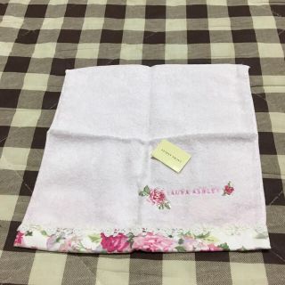 ローラアシュレイ(LAURA ASHLEY)のハンドタオル(ハンカチ)