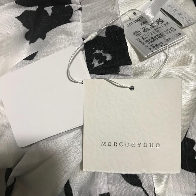 MERCURYDUO(マーキュリーデュオ)の新品タグ付き マーキュリーデュオ  ♡ 花柄プリントガウチョパンツ レディースのパンツ(カジュアルパンツ)の商品写真