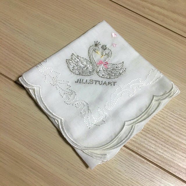 JILLSTUART(ジルスチュアート)のジルスチュアート 刺繍ハンカチ レディースのファッション小物(ハンカチ)の商品写真