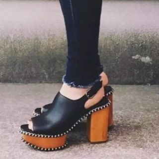 マウジー(moussy)の美品♡MOUSSY wooden soleサボサンダル♡マウジー厚底サンダル黒L(サンダル)