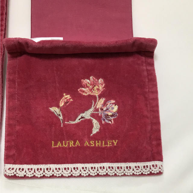 LAURA ASHLEY(ローラアシュレイ)のローラアシュレイ ペーパーカバーとホルダー インテリア/住まい/日用品の収納家具(トイレ収納)の商品写真