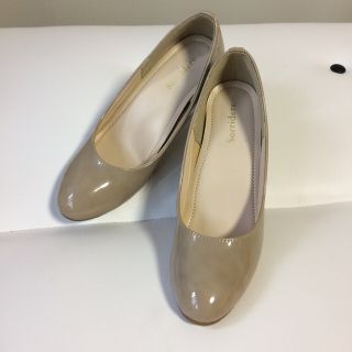 シマムラ(しまむら)の美品  ベージュ パンプス  M23〜23.5(ハイヒール/パンプス)