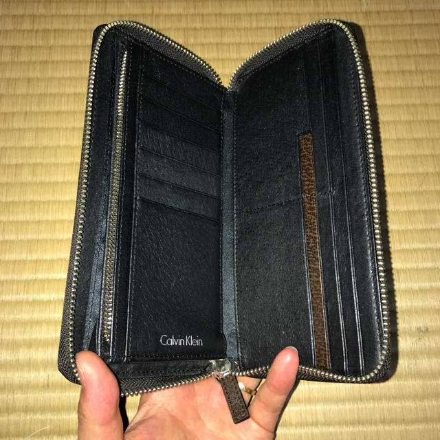 Calvin Klein(カルバンクライン)のカルバン・クライン ラウンドファスナー財布 メンズのファッション小物(長財布)の商品写真