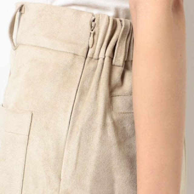 MIIA(ミーア)の【新品未使用】MIIAスウェードタイトスカート レディースのスカート(ひざ丈スカート)の商品写真