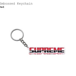 シュプリーム(Supreme)のシュプリーム エンボス キーホルダー 赤 新品 未開封(キーホルダー)