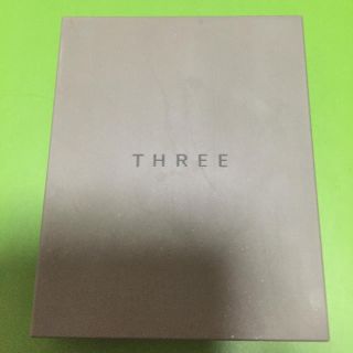 スリー(THREE)のTHREE シマーリング グローデュオ01(フェイスカラー)