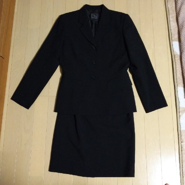 値下げしました❤️９号 スーツ♪スカート･パンツの３点セット レディースのフォーマル/ドレス(スーツ)の商品写真