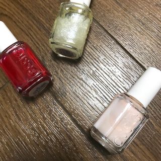 エッシー(Essie)の新品未使用 エッシー essie さくら貝 薄ピンク マニキュア 661(マニキュア)