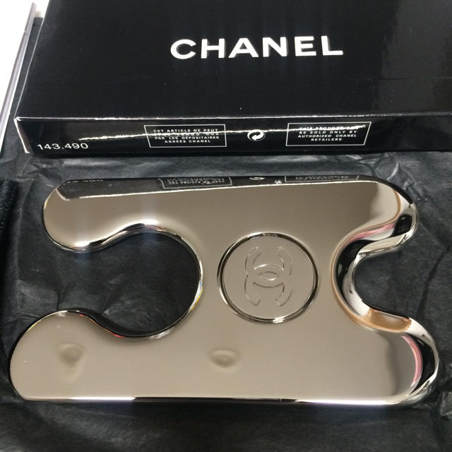 CHANEL(シャネル)のCHANEL アクセソワール ドゥ マッサージュ 新品未使用 コスメ/美容のスキンケア/基礎化粧品(フェイスローラー/小物)の商品写真