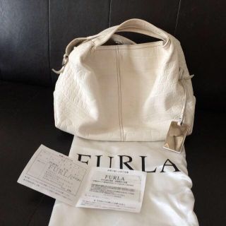 フルラ(Furla)のフルラ☺︎型押しホワイトbag(ハンドバッグ)