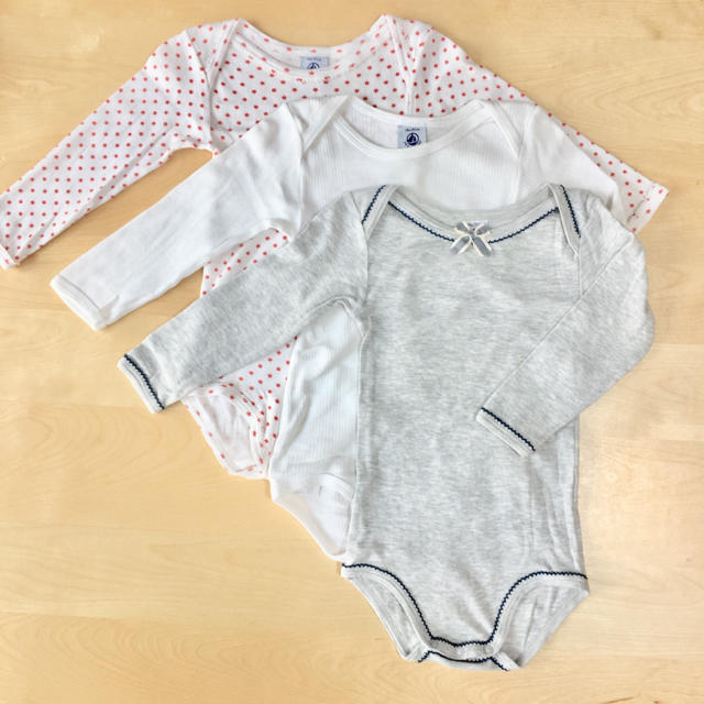 PETIT BATEAU(プチバトー)の美品★ プチバトー 18m ピコレース 長袖 ボディ 肌着 下着 3枚 女の子 キッズ/ベビー/マタニティのベビー服(~85cm)(肌着/下着)の商品写真