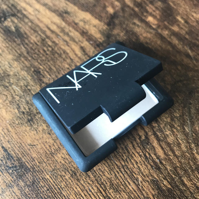 NARS(ナーズ)のNARSシングルアイシャドー コスメ/美容のベースメイク/化粧品(アイシャドウ)の商品写真