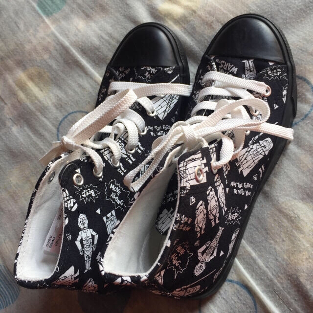 Disney(ディズニー)のスターウォーズ ハイカット 靴 タグ付き レディースの靴/シューズ(スニーカー)の商品写真