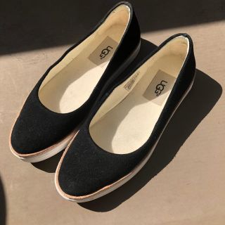 アグ(UGG)のUGG 黒 スリッポン(スリッポン/モカシン)