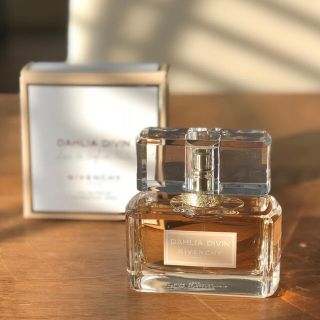 ジバンシィ(GIVENCHY)のジバンシー  ダリア ディヴァン ヌード オーデパルファム 50ml(香水(女性用))