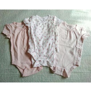 ベビーギャップ(babyGAP)のbabyGAP 50cm 未使用　新生児　ベビー服　半袖　3枚セット(肌着/下着)