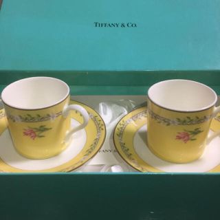 ティファニー(Tiffany & Co.)の【新品】ティファニー ピンクチューリップ  デミタスカップ＆ソーサー2客+金平糖(グラス/カップ)