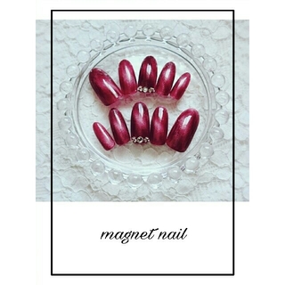 magnet red nail *°