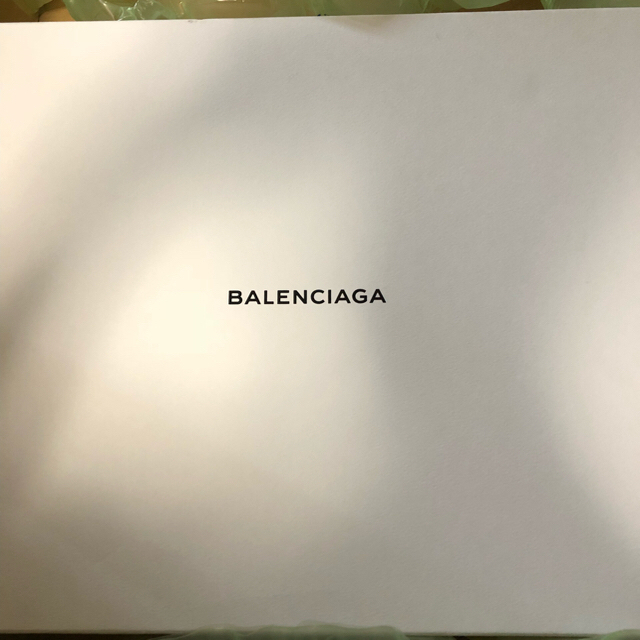Balenciaga(バレンシアガ)の最終値下げ国内公式オンライン購入品 BALENCIAGA TRIPLE S 42 メンズの靴/シューズ(スニーカー)の商品写真