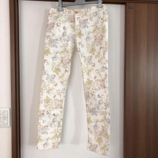 ザラ(ZARA)の美品☆ZARA☆花柄デニム☆38サイズ(デニム/ジーンズ)