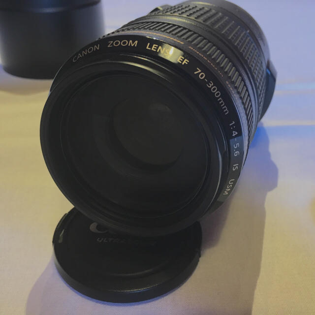 Canon(キヤノン)のCANON EF 70-300mm 1:4-5.6 IS USM スマホ/家電/カメラのカメラ(レンズ(ズーム))の商品写真